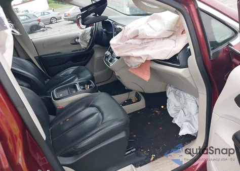 2020 Chrysler Pacifica Touring L z USA, uszkodzony, nr VIN 2C4RC1BGXLR139271